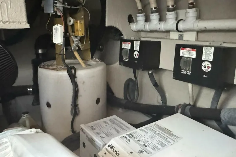 Slide: The Image of 2016 Sea Ray 510 Fly 'Bateau d’Amis' - Glendinning - 46