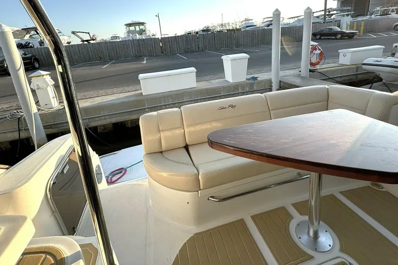 Slide: The Image of 2016 Sea Ray 510 Fly 'Bateau d’Amis' - Flybridge - 6