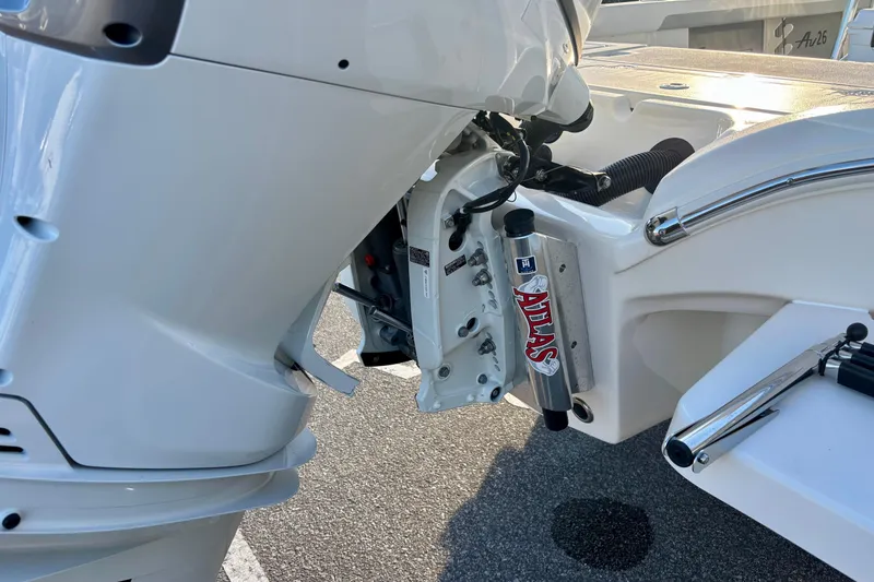Slide: The Image of 2026 Avenger AV26 boat engine with Atlas hydraulic jack plate. - 7