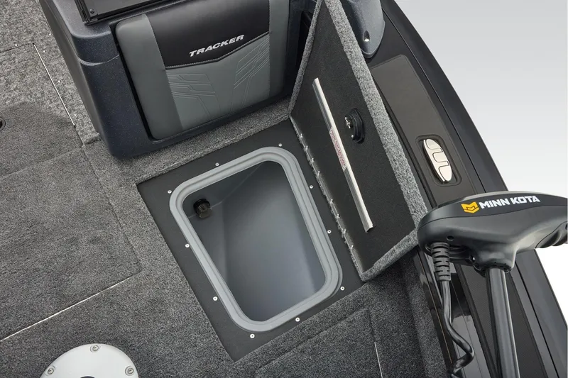 Slide: The Image of Tracker Targa V-19 WT 2026 - 22