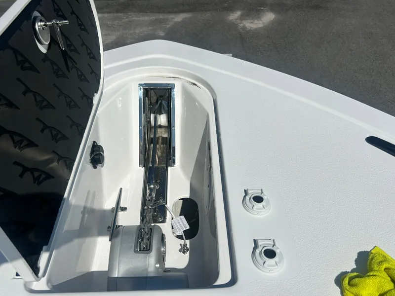 Slide: The Image of Tidewater 282 CC Adventure 2026 - 31