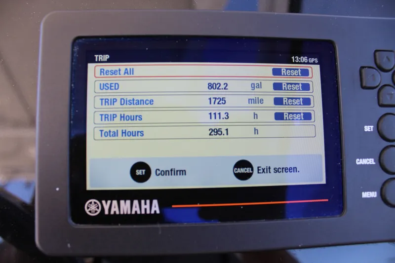 Slide: The Image of Yamaha trip display showing fuel usage, distance, and hours for Edgewater 248CX Crossover 2020. - 25