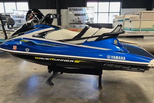 Slide: The Image of 2018 Yamaha WaveRunner VX Cruiser HO in blue, displayed indoors. - 6