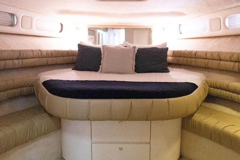 Slide: The Image of Luxurious cabin interior of 1996 Sea Ray 630 Super Sun Sport yacht. - 22