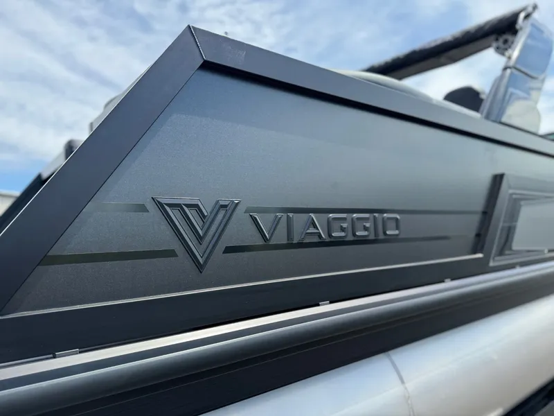 Slide: The Image of Viaggio 2024 Viaggio Diamante 24UW A-T 2024 - 11