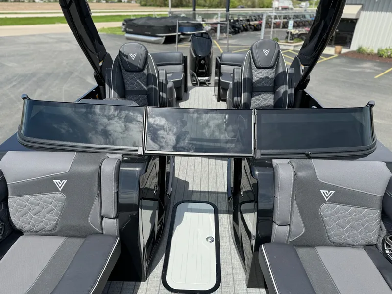 Slide: The Image of Viaggio 2024 Viaggio Diamante 24UW A-T 2024 - 18