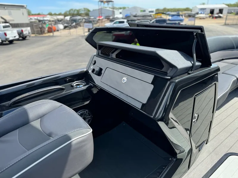 Slide: The Image of Viaggio 2024 Viaggio Diamante 24UW A-T 2024 - 21