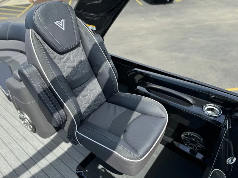 Slide: The Image of Viaggio 2024 Viaggio Diamante 24UW A-T 2024 - 23