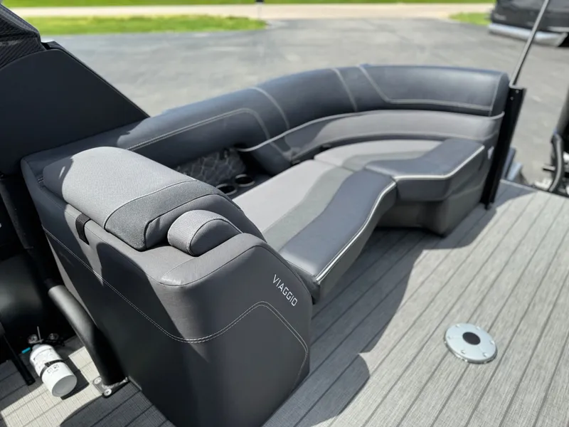 Slide: The Image of Viaggio 2024 Viaggio Diamante 24UW A-T 2024 - 25