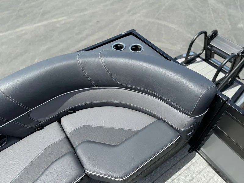 Slide: The Image of Viaggio 2024 Viaggio Diamante 24UW A-T 2024 - 28