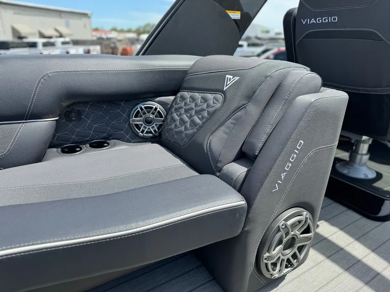 Slide: The Image of Viaggio 2024 Viaggio Diamante 24UW A-T 2024 - 30