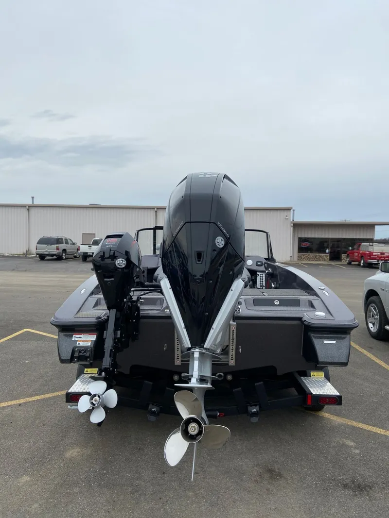 Slide: The Image of Caymas DV 22 2023 - 8