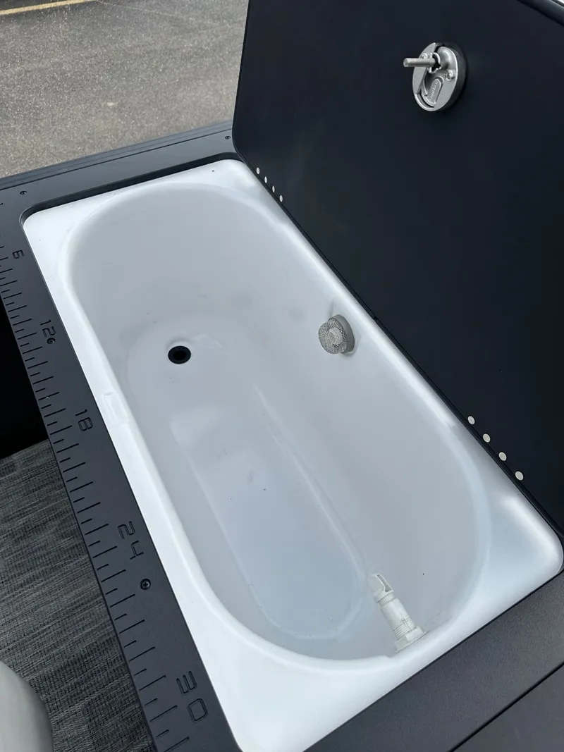 Slide: The Image of Viaggio 2025 Lago X 20R 2025 - 10