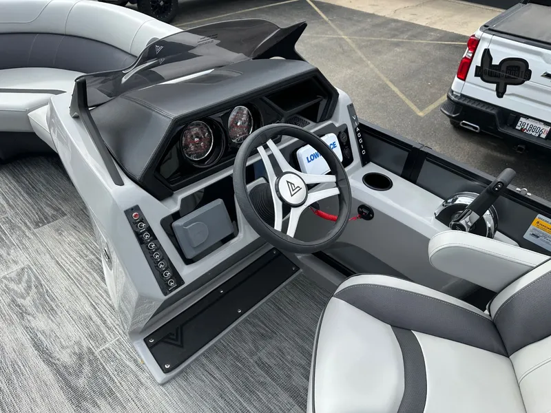 Slide: The Image of Viaggio 2025 Lago X 20R 2025 - 13