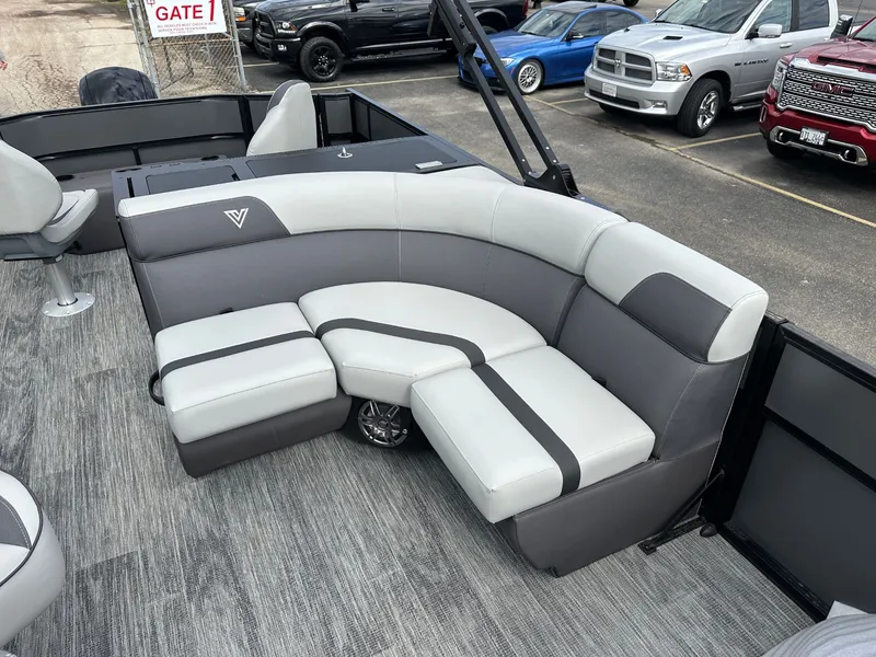 Slide: The Image of Viaggio 2025 Lago X 20R 2025 - 15