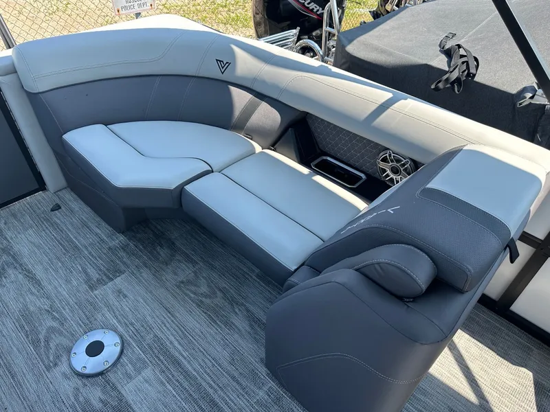 Slide: The Image of Viaggio 2025 Viaggio Z22U 2025 - 10