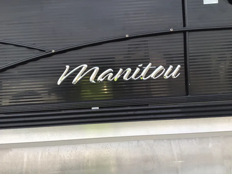 Slide: The Image of Manitou 25 Aurora LE 2017 - 17