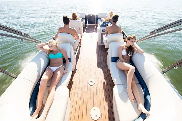 Slide: The Image of Manitou 25 Aurora LE 2017 - 20