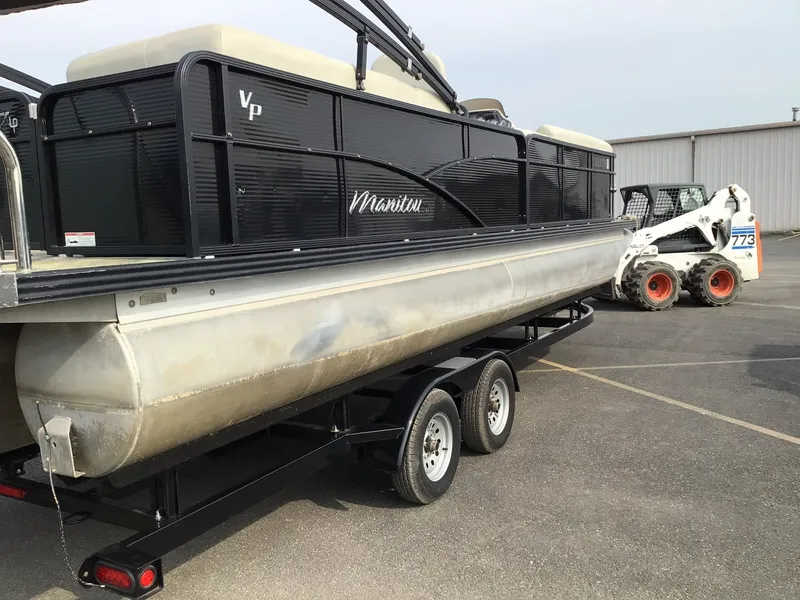 Slide: The Image of Manitou 25 Aurora LE 2017 - 4