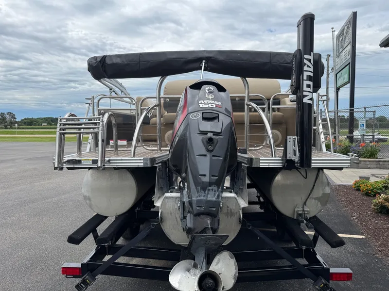 Slide: The Image of Manitou 25 SES 2014 - 7