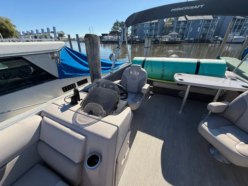 Slide: The Image of Princecraft Vectra 23 2020 - 17