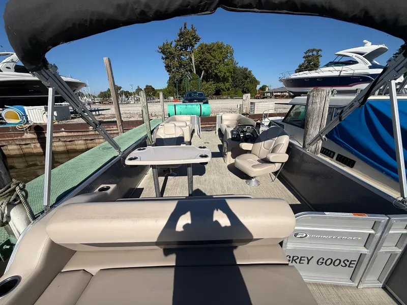 Slide: The Image of Princecraft Vectra 23 2020 - 7