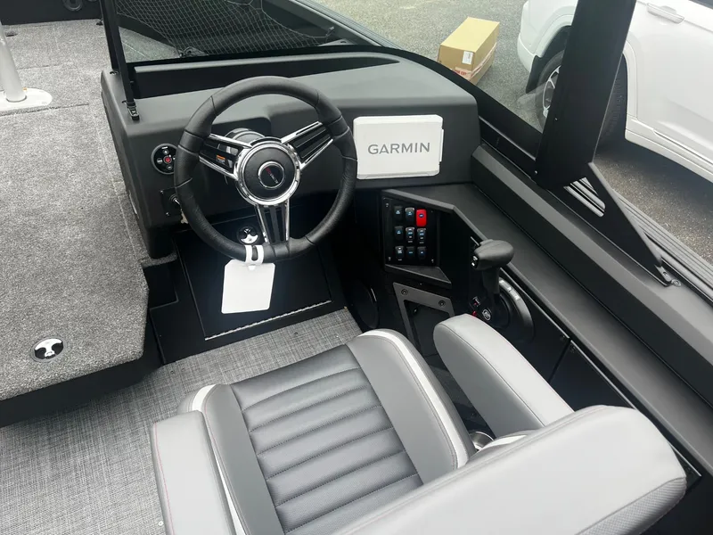 Slide: The Image of Alumacraft 2026 Alumacraft Competitor 185X Sport 2026 - 11