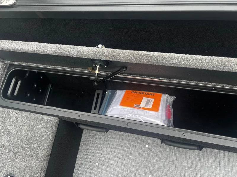 Slide: The Image of Alumacraft 2026 Alumacraft Competitor 185X Sport 2026 - 14