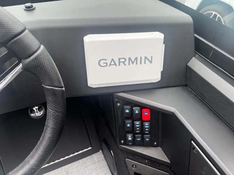 Slide: The Image of Alumacraft 2026 Alumacraft Competitor 185X Sport 2026 - 19