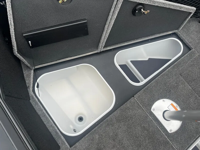 Slide: The Image of Alumacraft 2026 Alumacraft Competitor 185X Sport 2026 - 9