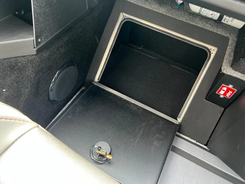 Slide: The Image of Alumacraft 2026 Alumacraft Competitor 185X Sport 2026 - 15