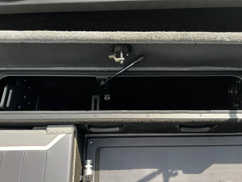 Slide: The Image of Alumacraft 2026 Alumacraft Competitor 185X Sport 2026 - 16