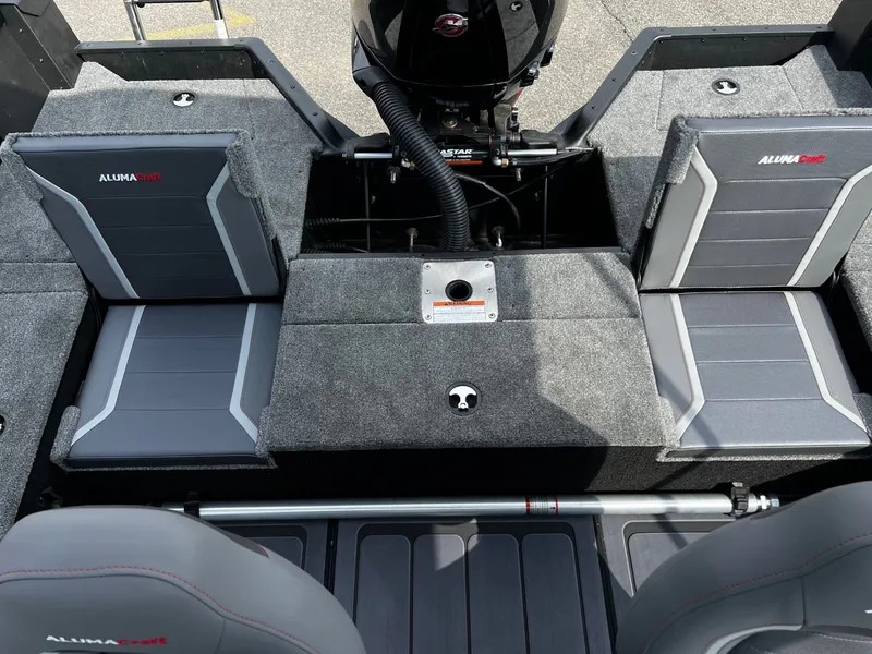 Slide: The Image of Alumacraft 2026 Alumacraft Competitor 185X Sport 2026 - 18