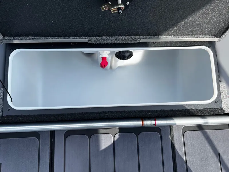 Slide: The Image of Alumacraft 2026 Alumacraft Competitor 185X Sport 2026 - 19