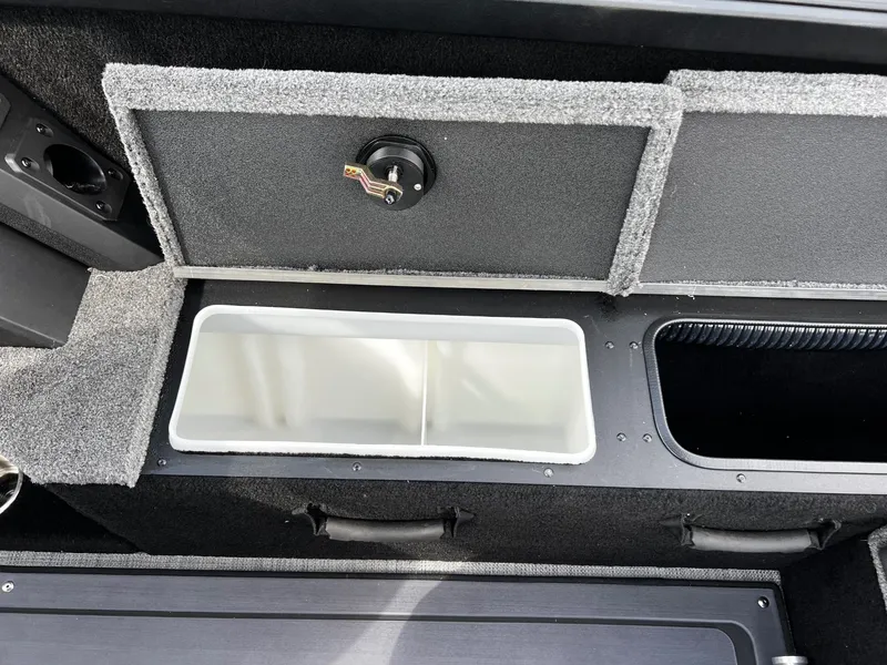 Slide: The Image of Alumacraft 2026 Alumacraft Competitor 185X Sport 2026 - 20