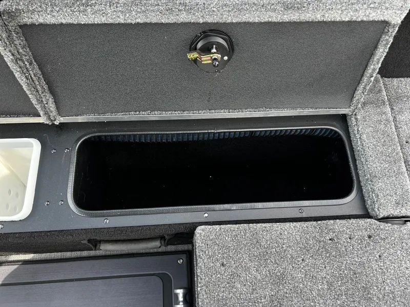 Slide: The Image of Alumacraft 2026 Alumacraft Competitor 185X Sport 2026 - 21