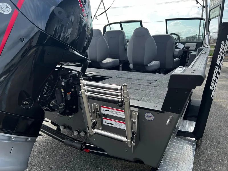 Slide: The Image of Alumacraft 2026 Alumacraft Competitor 185X Sport 2026 - 5