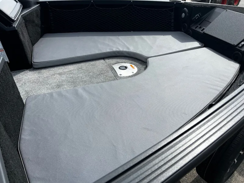 Slide: The Image of Alumacraft 2026 Alumacraft Competitor 185X Sport 2026 - 8