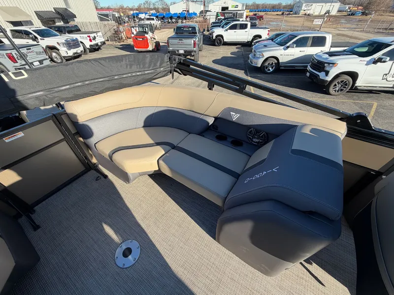 Slide: The Image of Viaggio 2025 Viaggio Lago X 22U 2025 - 12