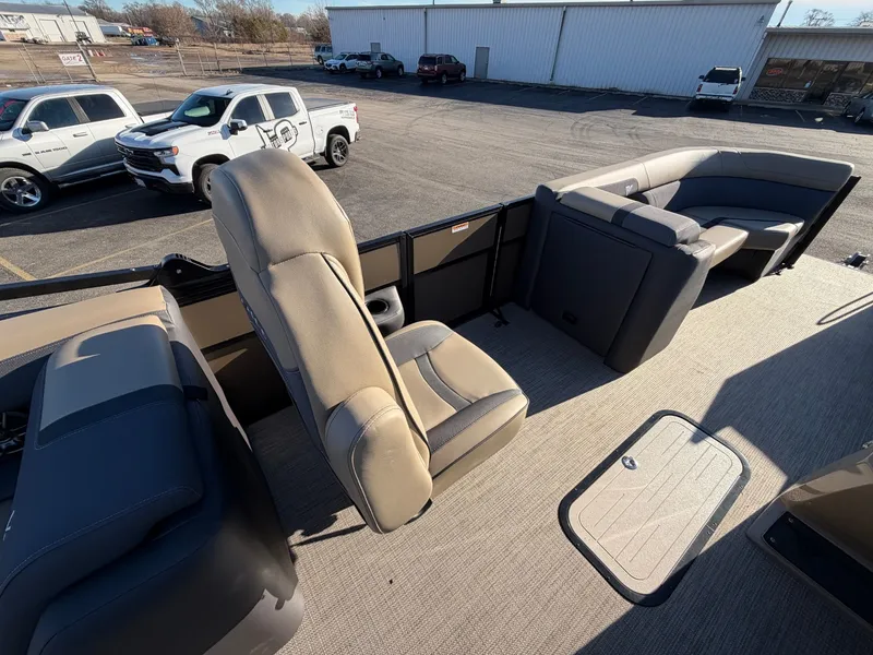 Slide: The Image of Viaggio 2025 Viaggio Lago X 22U 2025 - 16