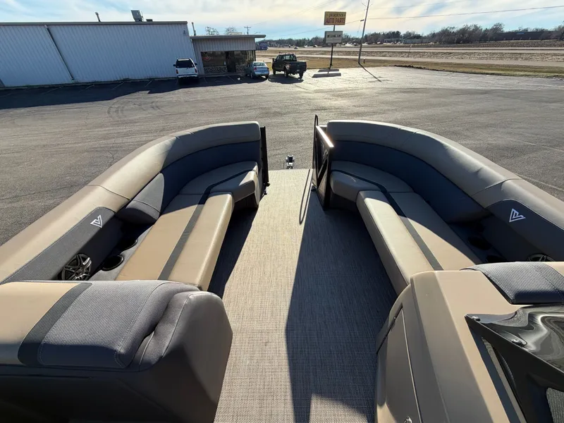 Slide: The Image of Viaggio 2025 Viaggio Lago X 22U 2025 - 21