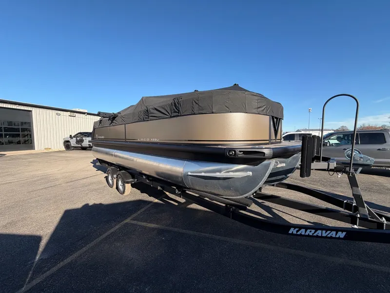 Slide: The Image of Viaggio 2025 Viaggio Lago X 22U 2025 - 8