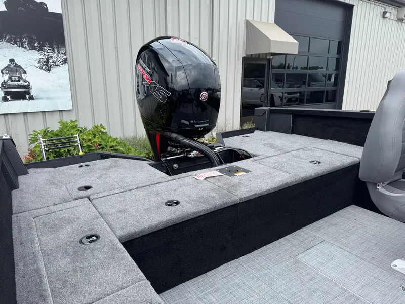 Slide: The Image of Alumacraft 2026 Alumacraft Competitor 185X SC 2026 - 10