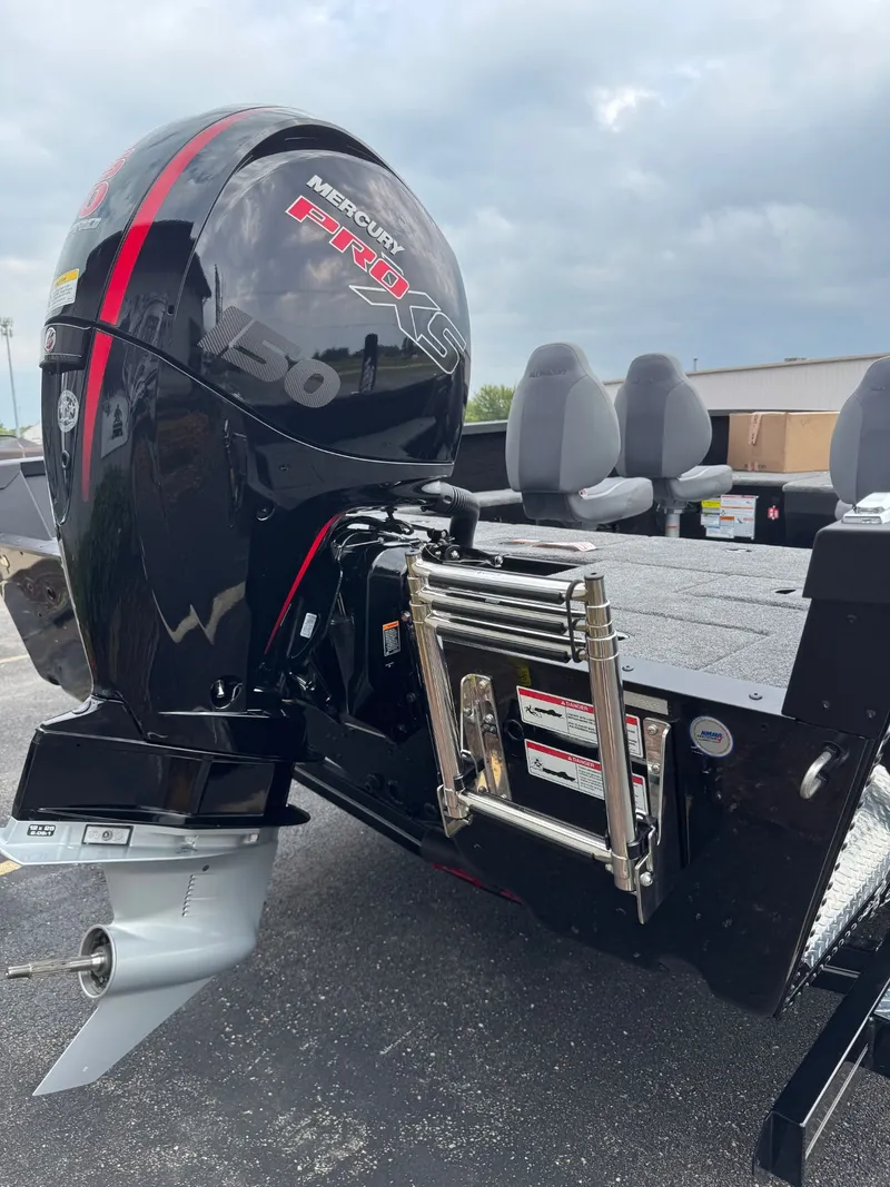 Slide: The Image of Alumacraft 2026 Alumacraft Competitor 185X SC 2026 - 6