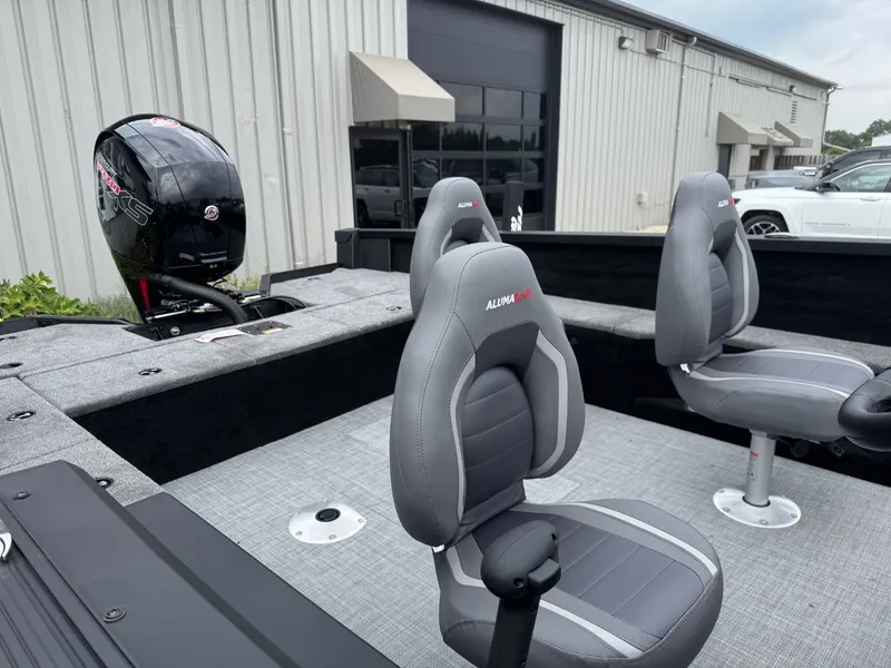 Slide: The Image of Alumacraft 2026 Alumacraft Competitor 185X SC 2026 - 8