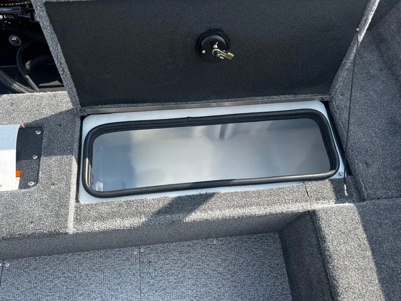 Slide: The Image of Alumacraft 2026 Alumacraft Voyager 175 Sport 2026 - 11