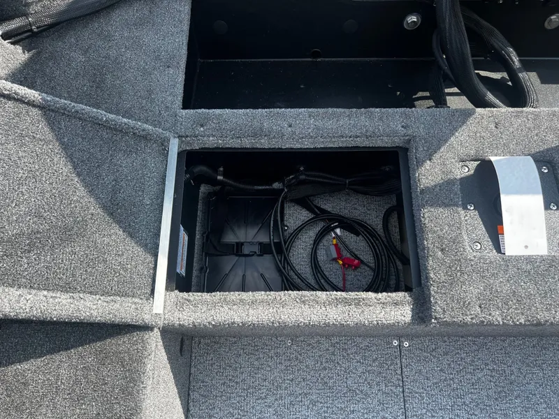 Slide: The Image of Alumacraft 2026 Alumacraft Voyager 175 Sport 2026 - 12