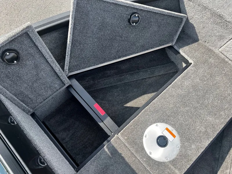 Slide: The Image of Alumacraft 2026 Alumacraft Voyager 175 Sport 2026 - 6