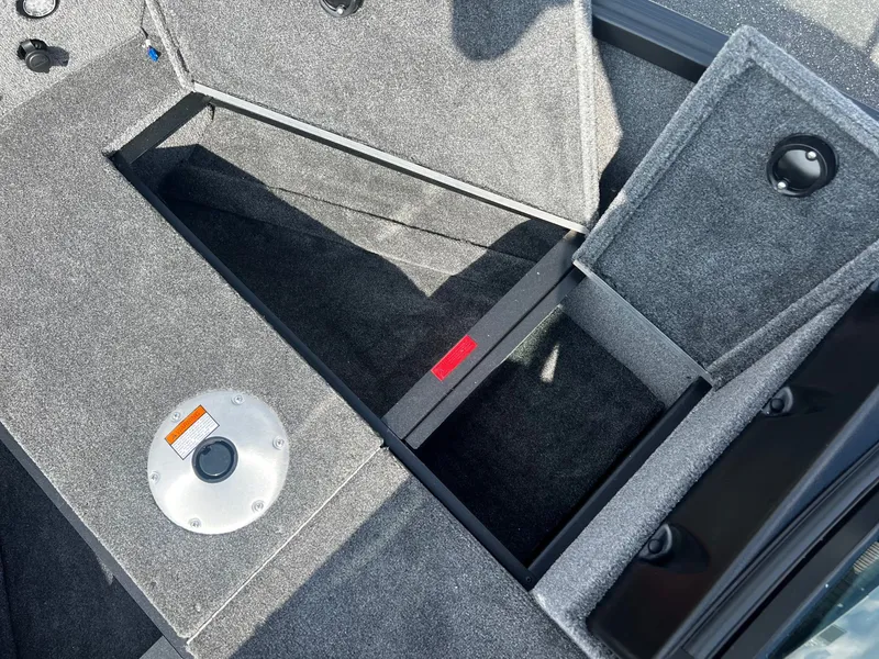 Slide: The Image of Alumacraft 2026 Alumacraft Voyager 175 Sport 2026 - 7