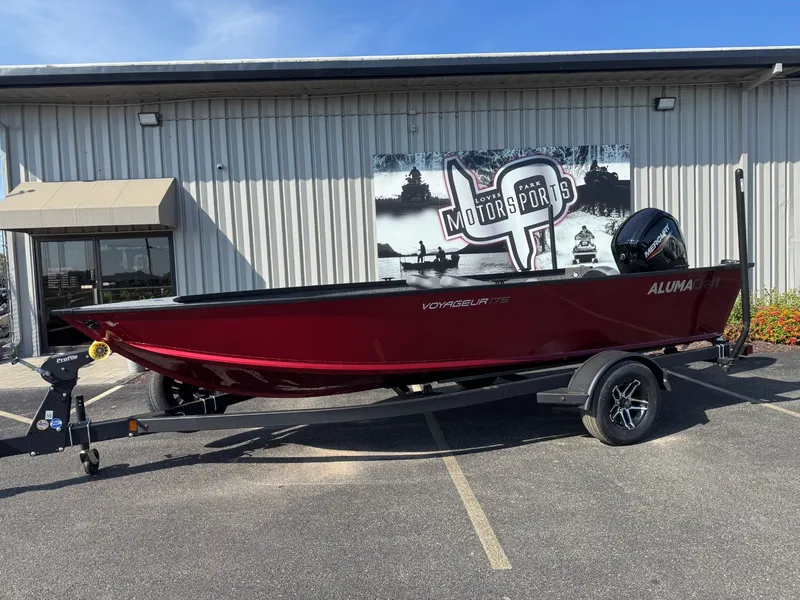 The Image of Alumacraft 2026 Alumacraft Voyager 175 Tiller 2026 - 1